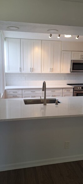 Building Photo - 750 Egret Cir