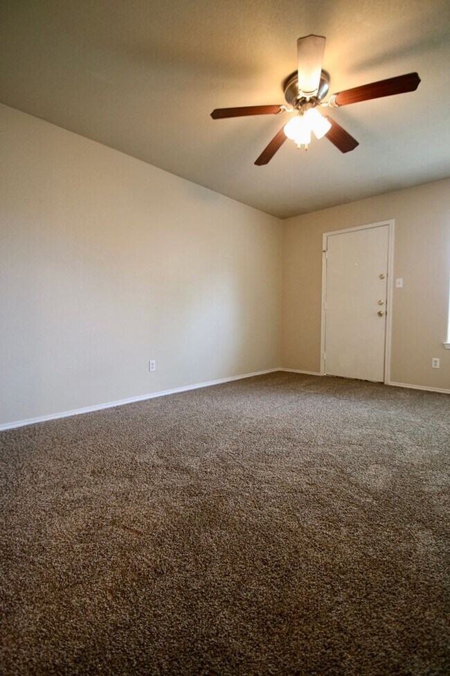 Building Photo - 8028-8030 Tanner