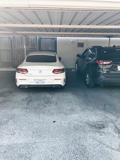 Building Photo - 2701 Bellefontaine