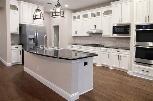 Building Photo - 3884 Banner Dr