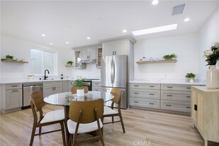 Building Photo - 794 Via Los Altos