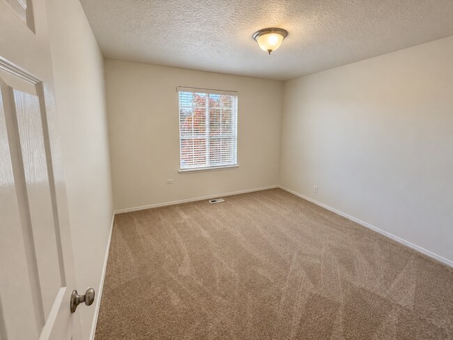 Building Photo - 2856 W Lost Rapids Dr