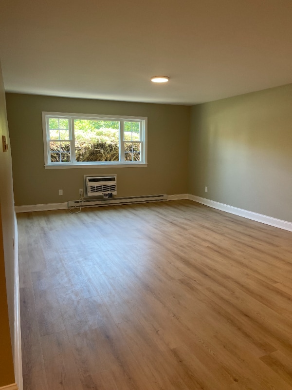 Building Photo - 180 Main St