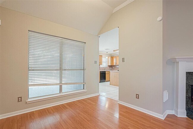 Building Photo - 6419 New World Dr
