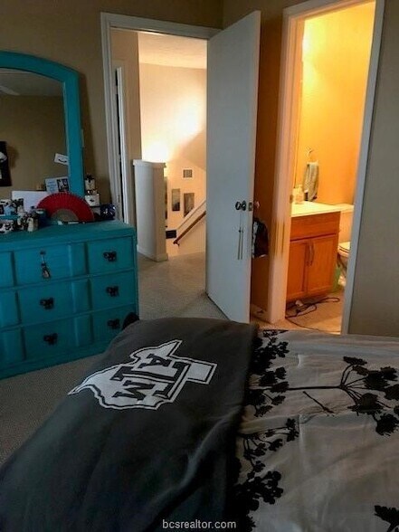 Building Photo - 4131 McFarland Dr