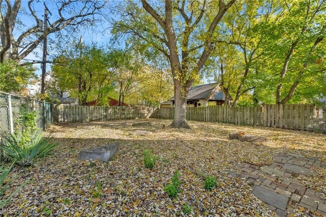 Building Photo - 2002 Valentine Ave