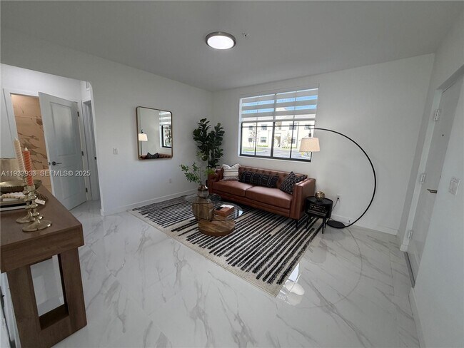 Building Photo - 2310 E 4th Ave