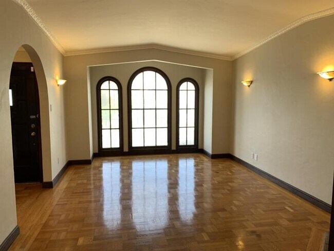 Building Photo - 3 bedroom in San Francisco CA 94116