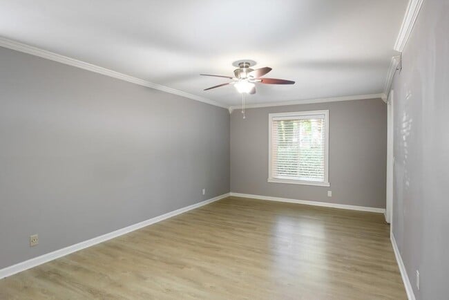 Building Photo - 558 Emory Oaks Way