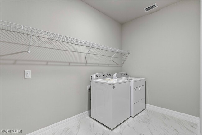 Building Photo - 16420 Seven Lks Ave