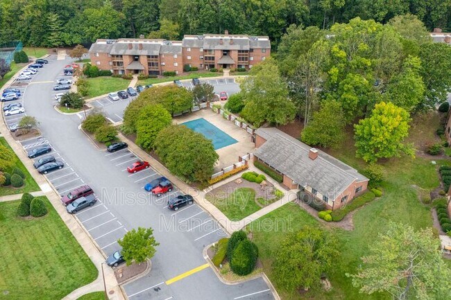 Building Photo - 2104 Turtle Run Dr