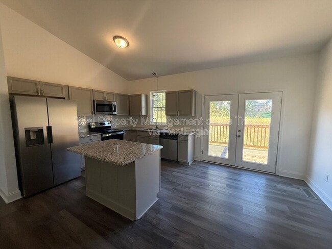 Building Photo - 3773 Hinshaw Country Rd