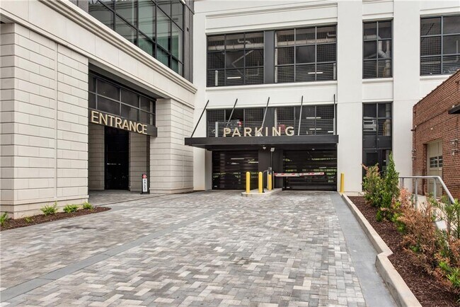 Building Photo - 2425 Peachtree Rd
