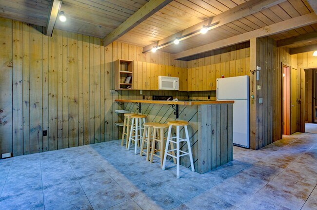 Building Photo - 73 Kearsarge Woods Ln