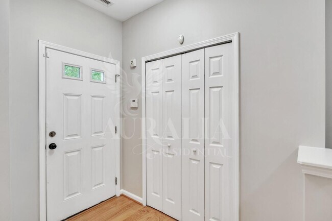 Building Photo - 255 Hampshire Downs Dr
