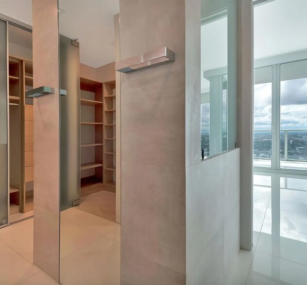 Building Photo - 1040 Biscayne Blvd