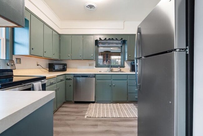 Building Photo - $2,995 | 4 Bedroom, 2 Bathroom House | Pet...