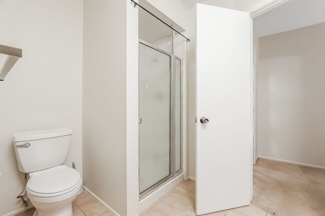 Building Photo - $250 OFF first months rent!!! 3 bedroom 2....