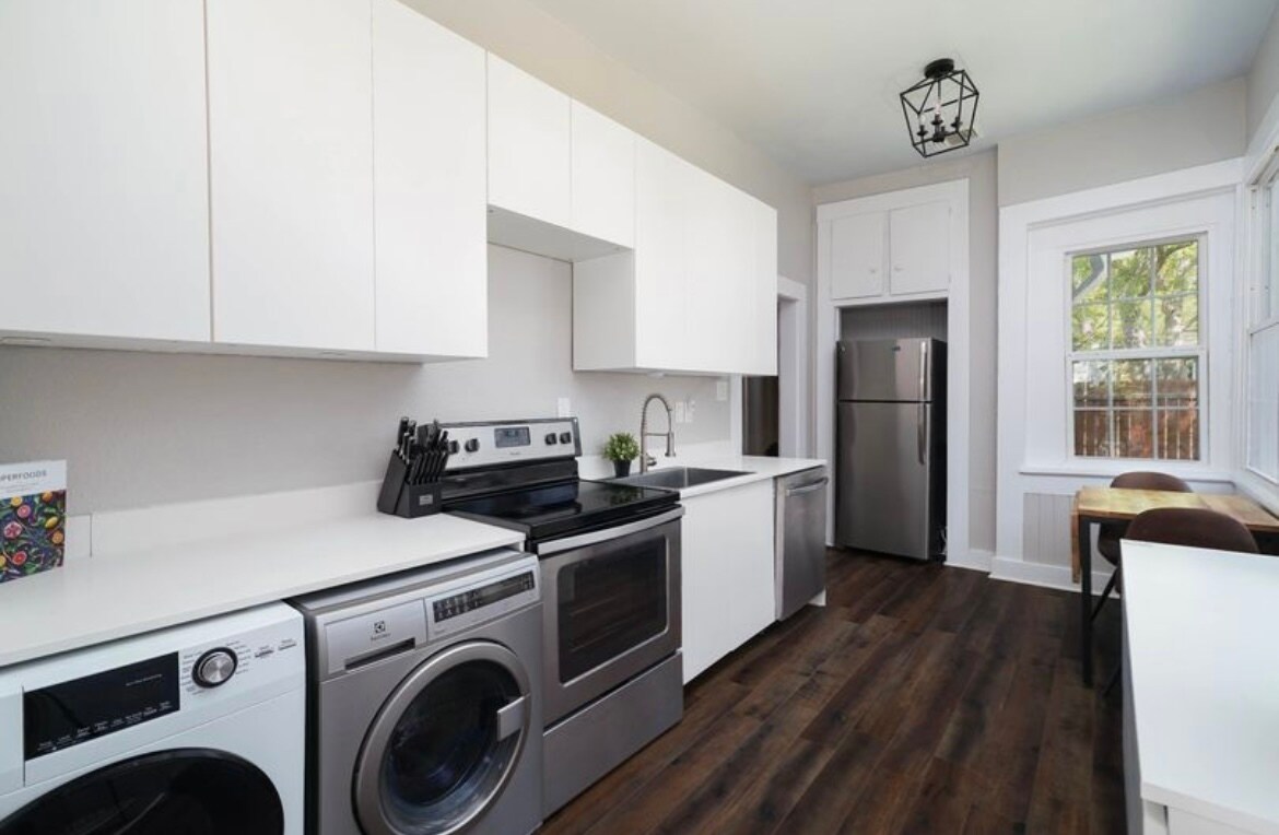 Building Photo - 1002 W Mulberry Ave