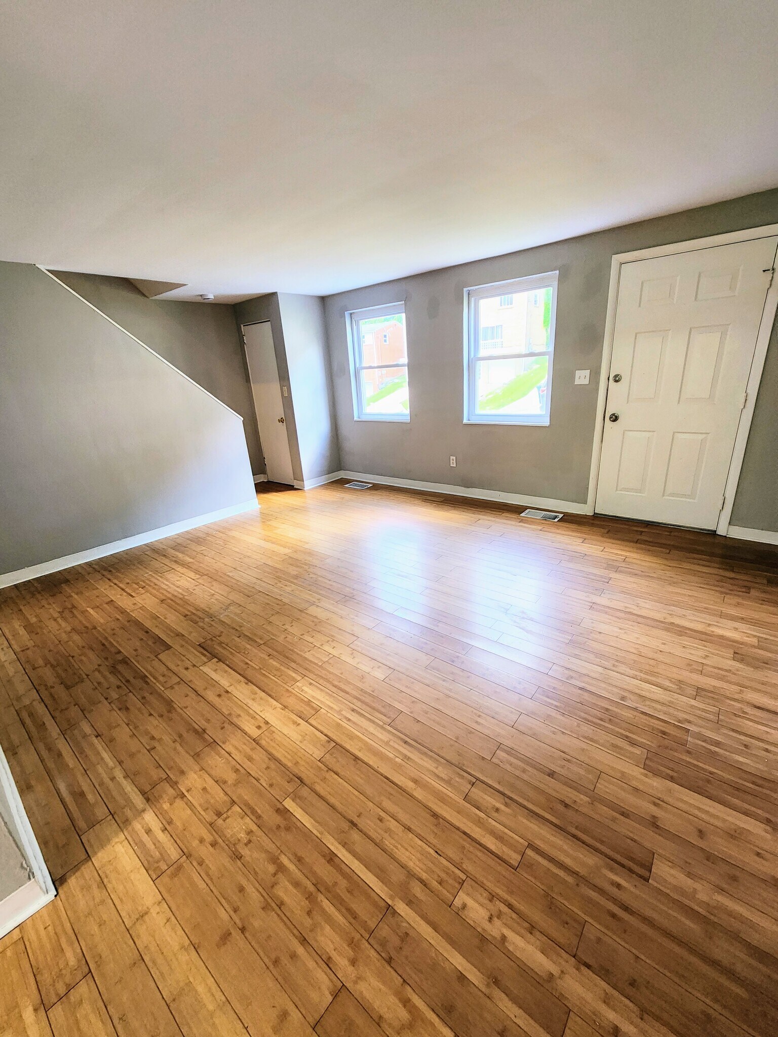 Building Photo - 456 Idlewood Rd