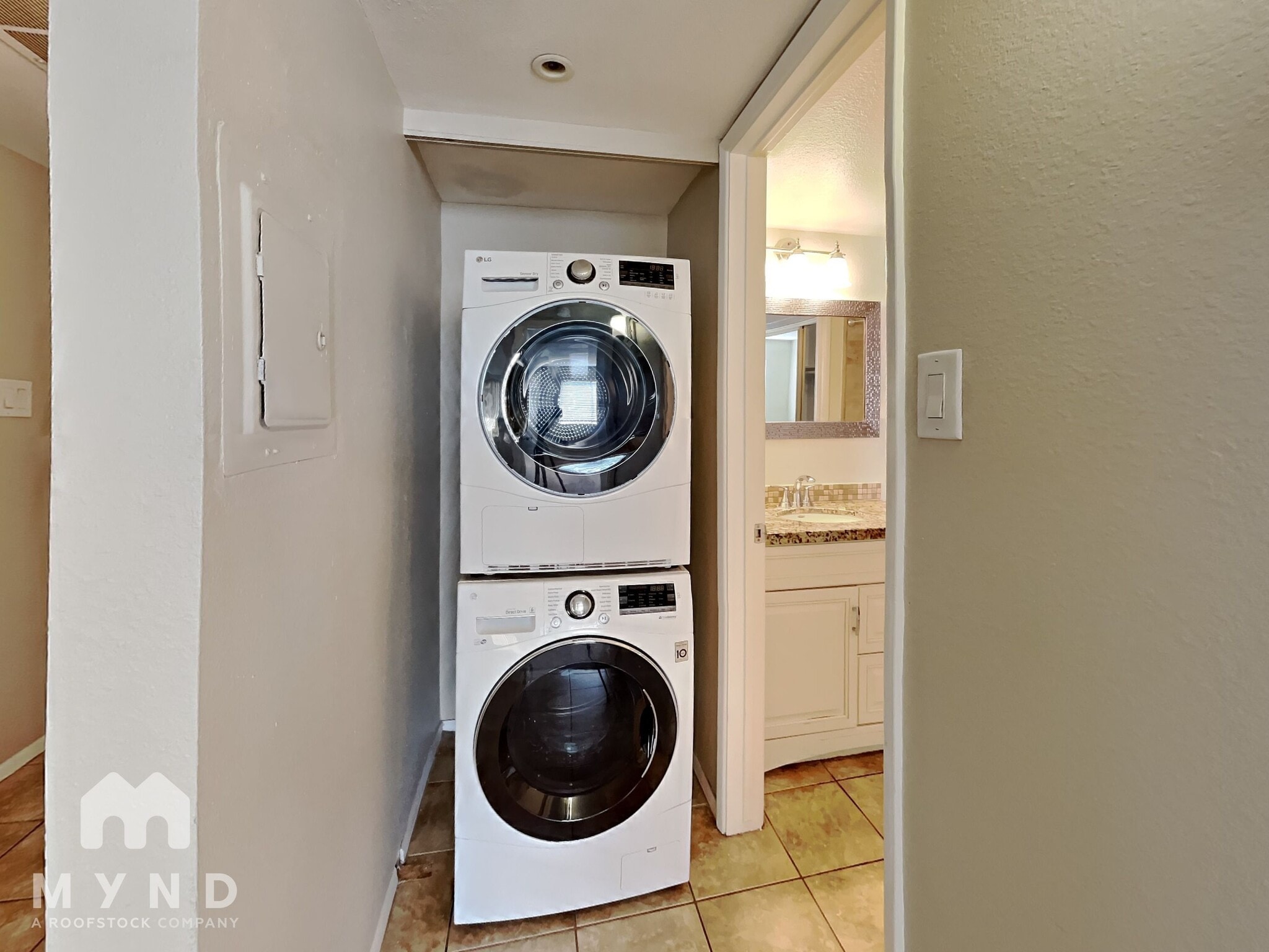 Building Photo - 7850 E Camelback Rd