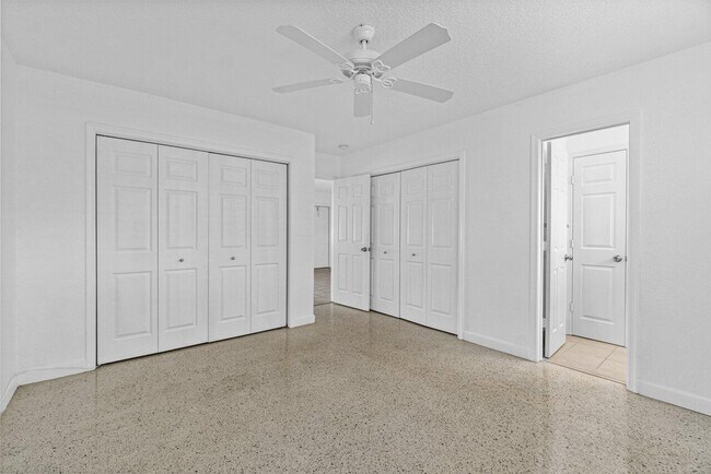 Building Photo - 751 Hummingbird Way