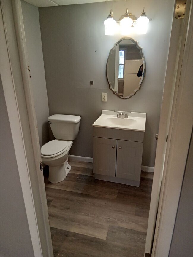 Building Photo - 127 Schoolhouse Rd