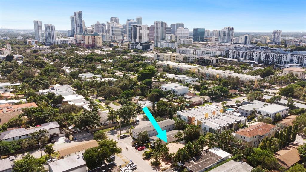 Building Photo - 609 NE 9th Ave