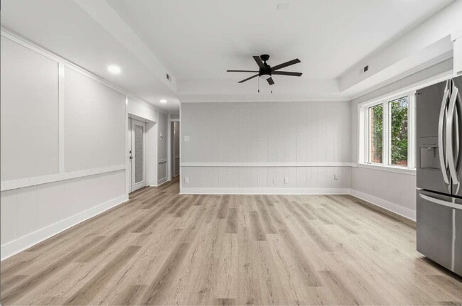 Building Photo - Two Bedroom Duplex with Bonus Room in Chapel Hill