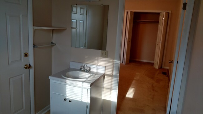 Half bath/Landry room - 331 N Lexington St