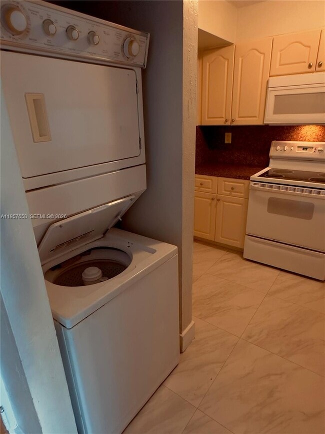 Building Photo - 11800 SW 18th St