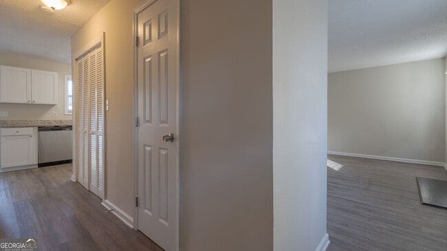 Building Photo - 6218 Creekford Ln