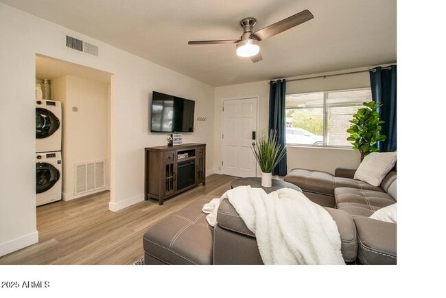 Building Photo - 6809 E Earll Dr