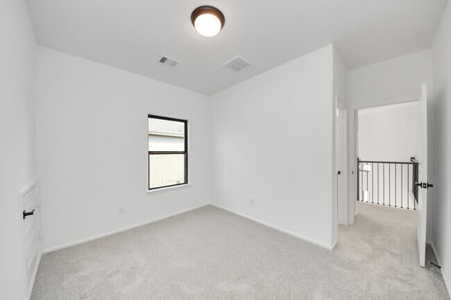 Building Photo - 10706 Ursa St