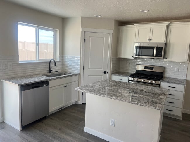 Building Photo - 10114 Longtail Dr