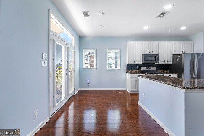 Building Photo - 6461 Edgewater Cove