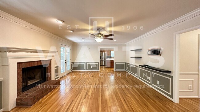 Building Photo - 4 Bedroom, 4.5 Bath Home in Heart of Hoover