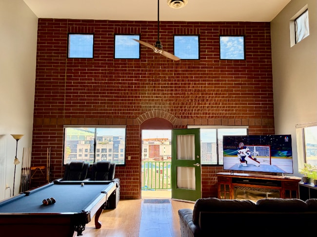 Building Photo - 424 S 2nd St