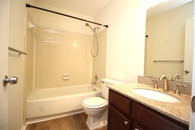 Building Photo - Location! Location! Location! Alpharetta