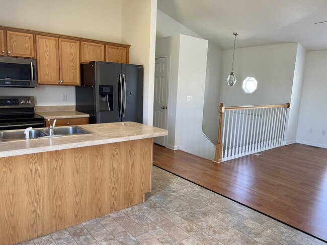 Building Photo - 114 Mountain Creek Ct