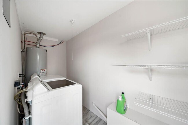 Building Photo - 4626 Verone St