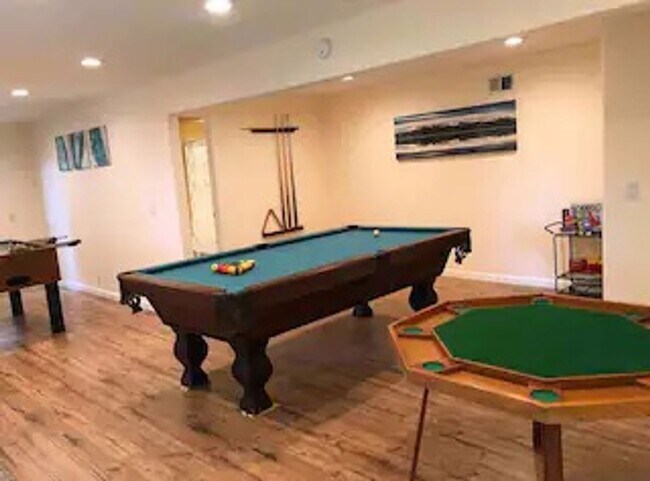 Building Photo - Great Contemporary Lake View Home above Burnt Mill Beach Club