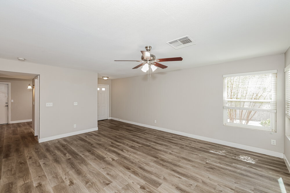 Building Photo - 2010 Waverly Cir