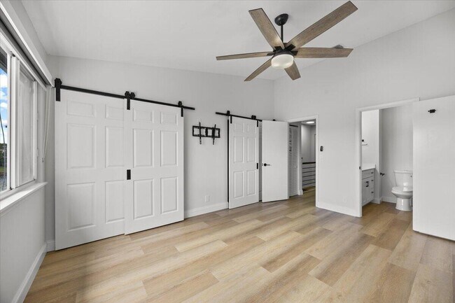 Building Photo - 3124 SW 49th St