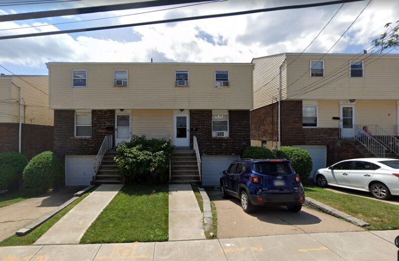 Building Photo - 604 Bigelow St