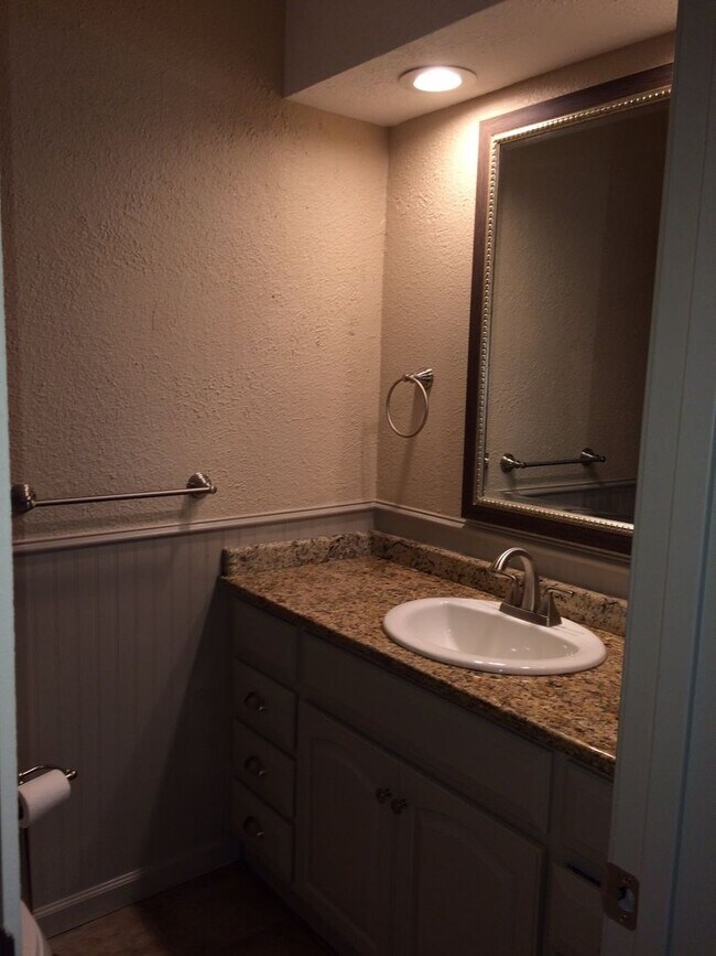 Building Photo - Move in Ready 3/2 Home in Frisco!