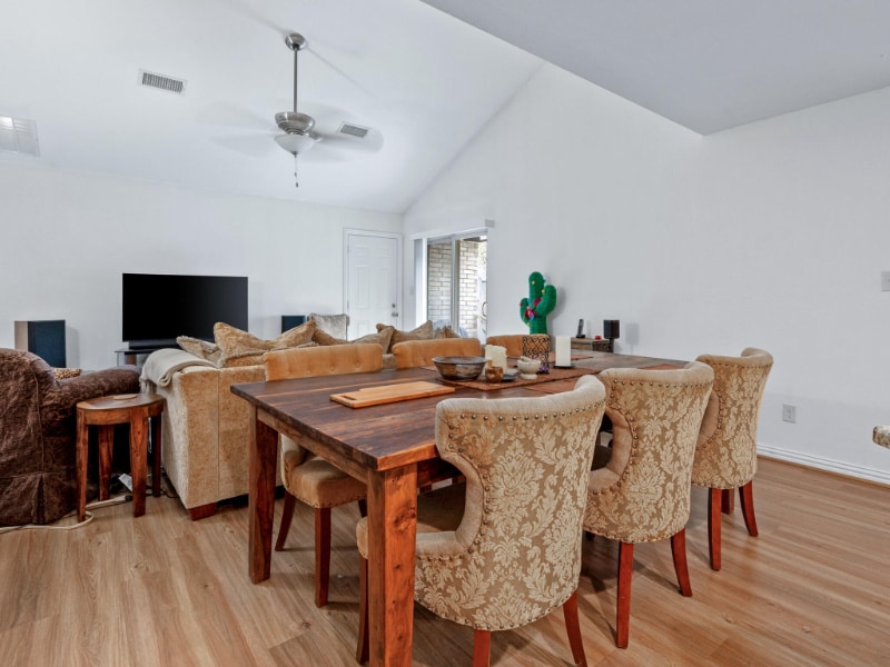 Building Photo - 6504 Lago Vista Dr