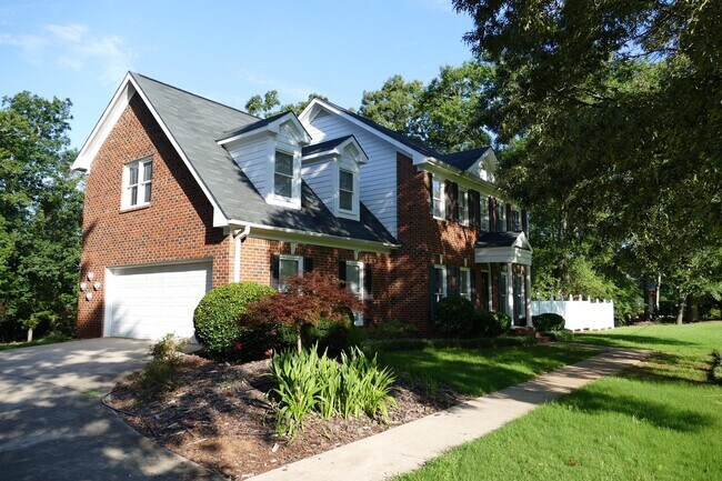 Building Photo - 1150 Lavista Rd