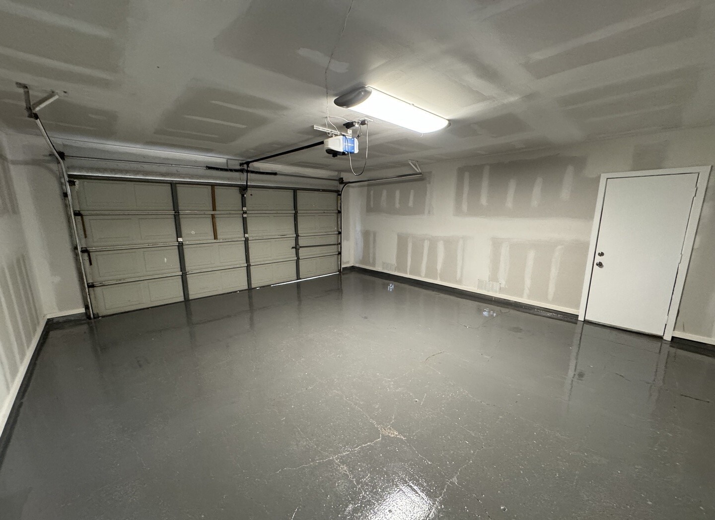 2 car garage - 4023 Briar Hollow St