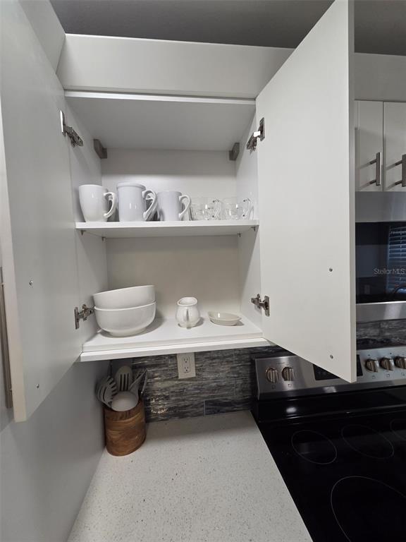 Building Photo - 5105 Tangerine Ave S